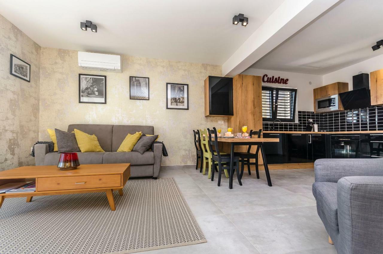 סרימה Apartments Villa Adriana II מראה חיצוני תמונה