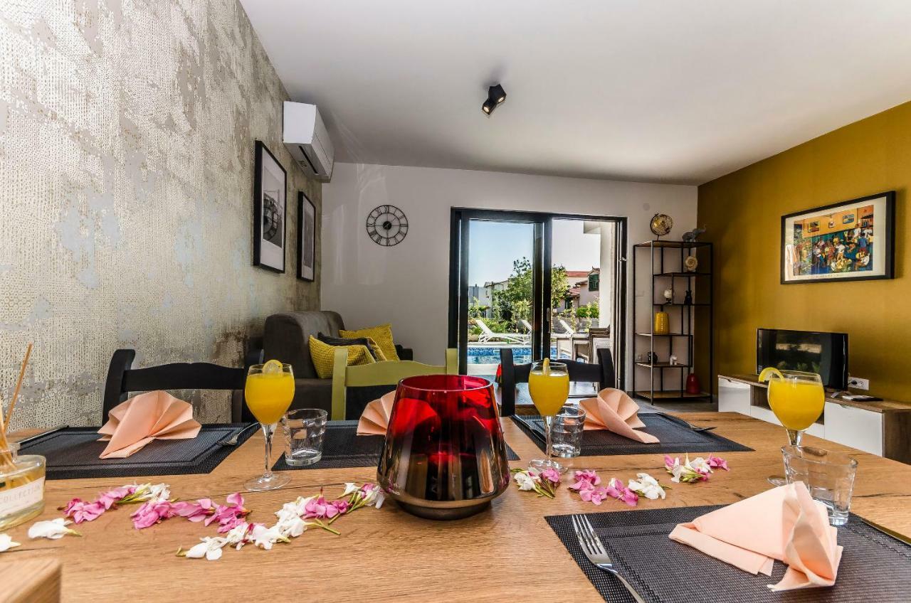 סרימה Apartments Villa Adriana II מראה חיצוני תמונה